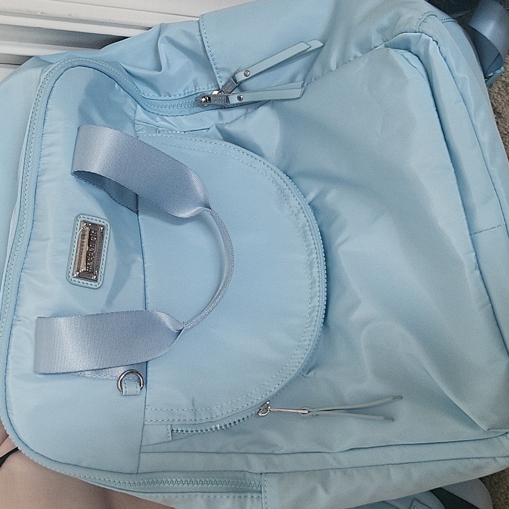 Backpack - Picture 4 of 4